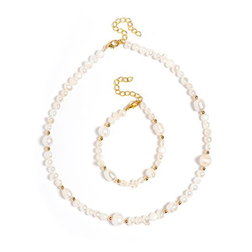 Pearl and gold beads necklace and bracelet